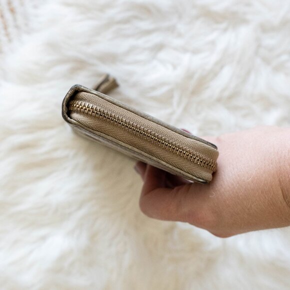 Gucci GG Supreme Zip Around Canvas Wallet w/ Bamboo Tassel & Gold Leather Trim - Picture 6 of 13